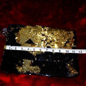 Double gusset clutch